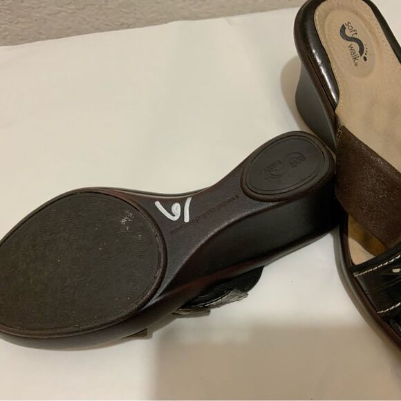 Softwalk Women's Wedge Sandals, size 8M - Picture 7 of 10